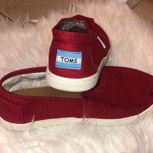 Toms slip ons